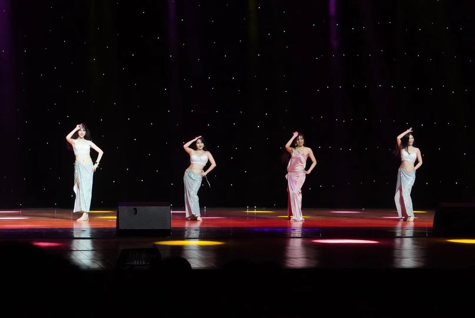 刘纬逸：与东方舞二三事 | 念书之外