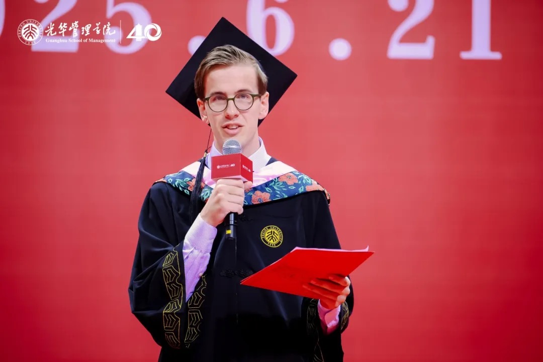 B81236E3EC097D2D8A51DA3A897_54A69121_18A99